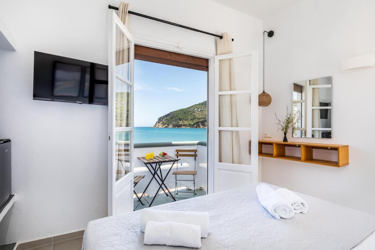 Uncle John'S Guesthouse Skopelos Town Ngoại thất bức ảnh