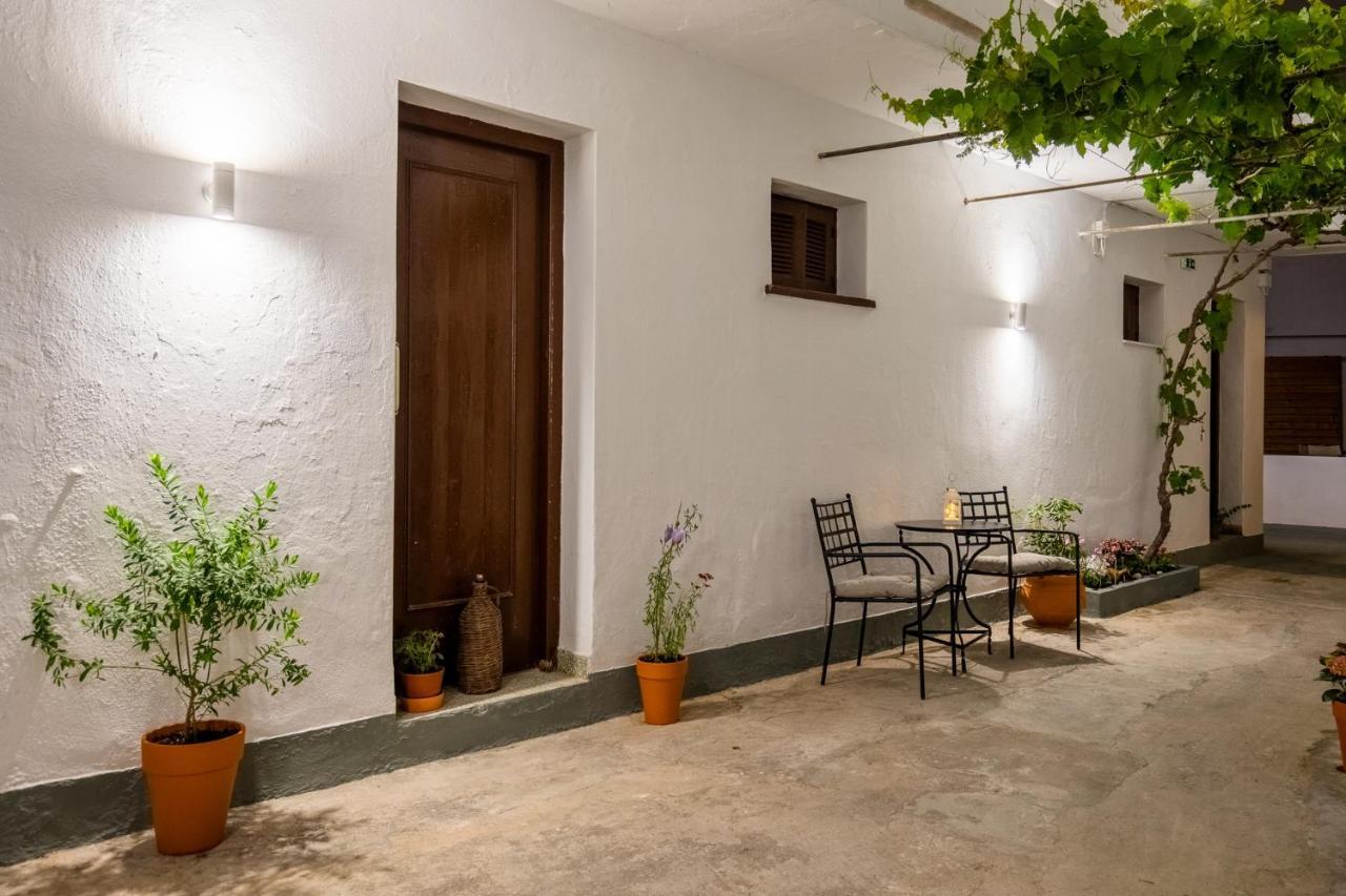 Uncle John'S Guesthouse Skopelos Town Ngoại thất bức ảnh