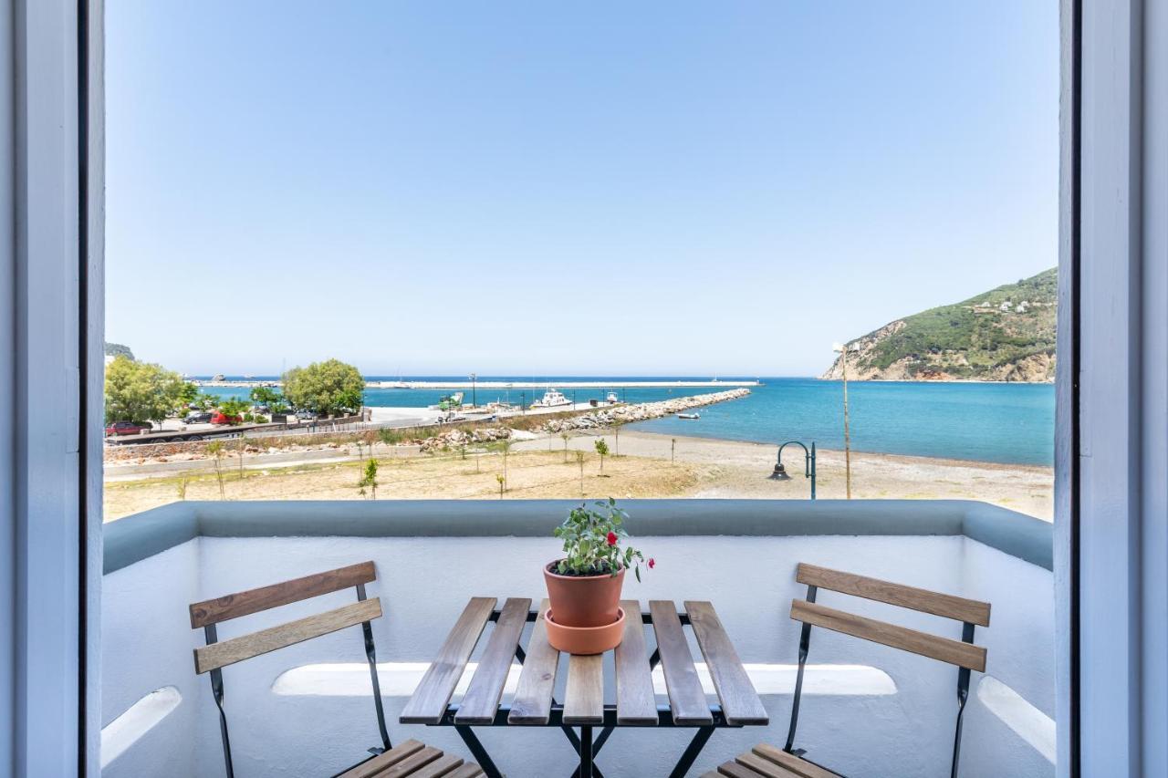 Uncle John'S Guesthouse Skopelos Town Ngoại thất bức ảnh
