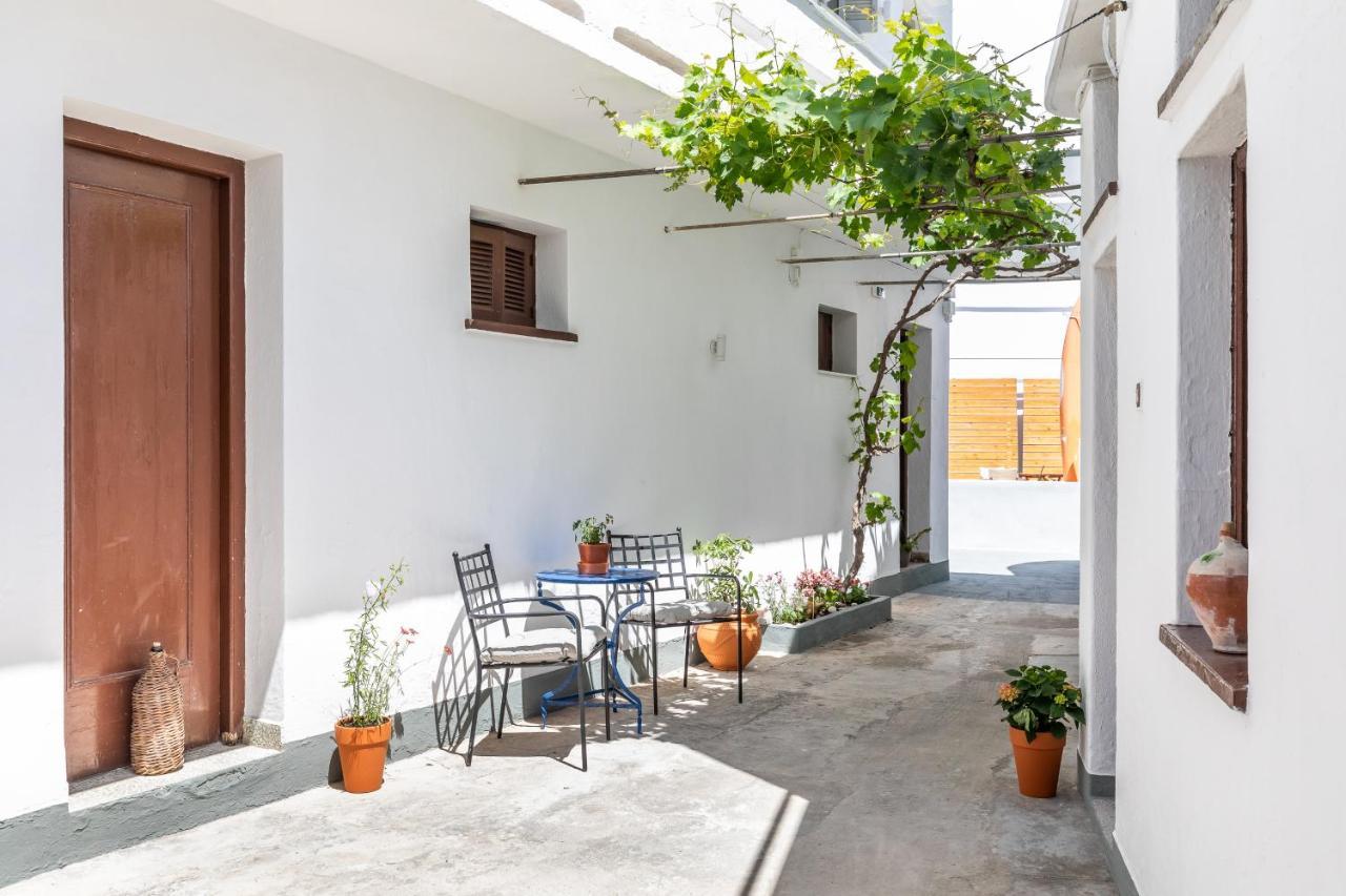 Uncle John'S Guesthouse Skopelos Town Ngoại thất bức ảnh